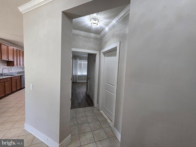 Building Photo - 9521 Bastille St