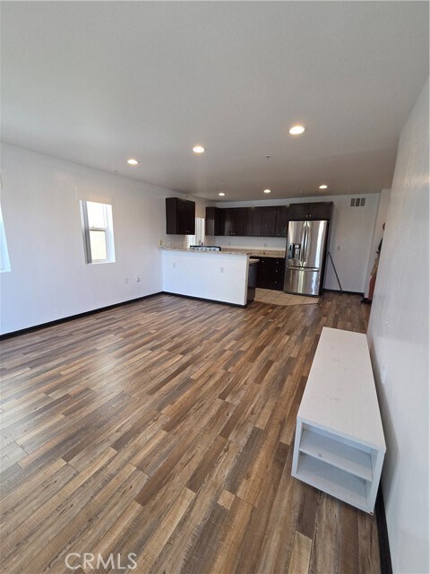 Building Photo - 14537 Archwood St