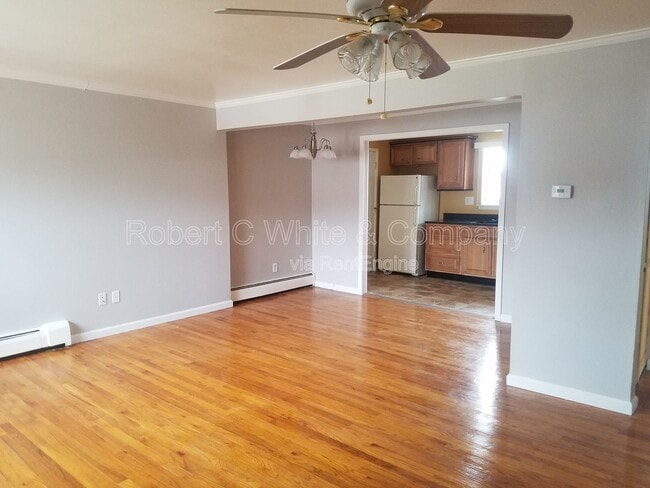 Building Photo - 10 Colonial Ct