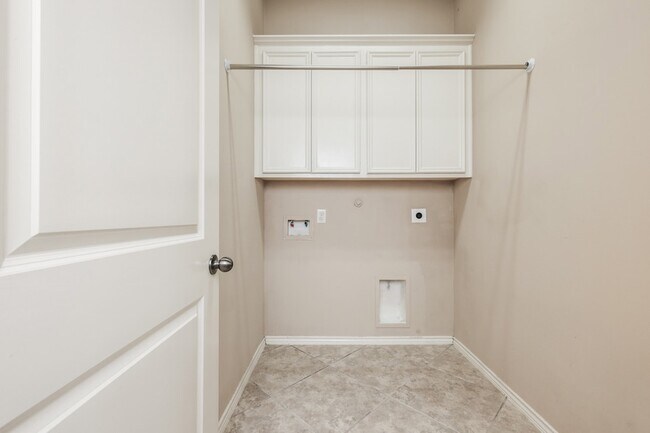 Building Photo - 2919 Chalet Knolls Ln