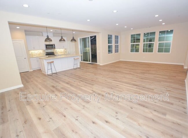 Building Photo - 2725 Navajo St