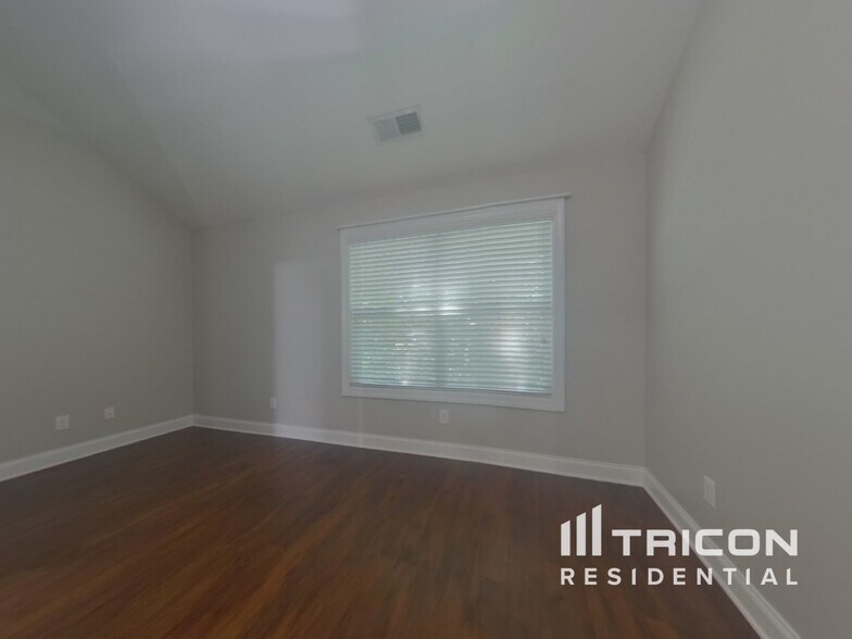 Building Photo - 141 Park Ridge Way