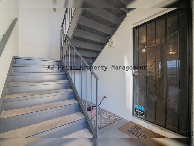 Building Photo - 5135 N 10th St