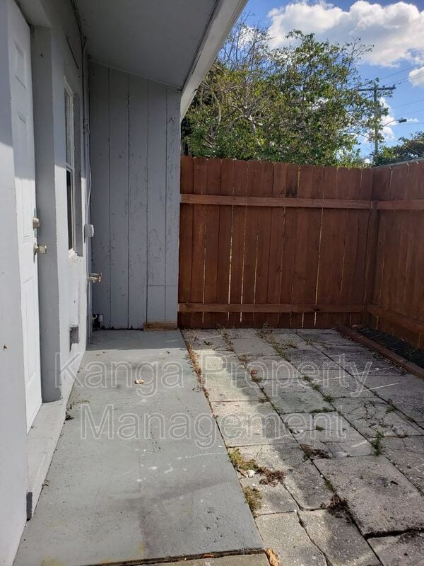 Building Photo - 3718 Henry Ave