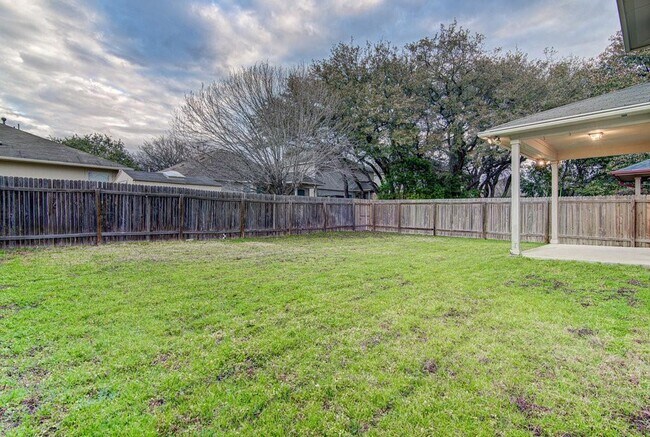 Building Photo - 1808 McClannahan Dr