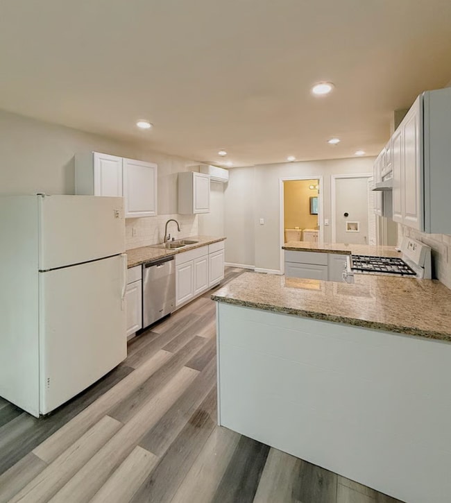 Building Photo - 4941 Mendocino Blvd