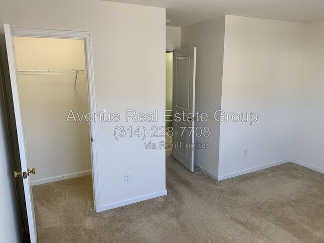 Building Photo - 554 Parkgate Dr