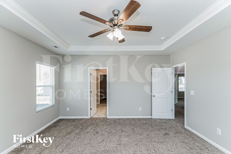 Building Photo - 501 Rain Drizzle Ct