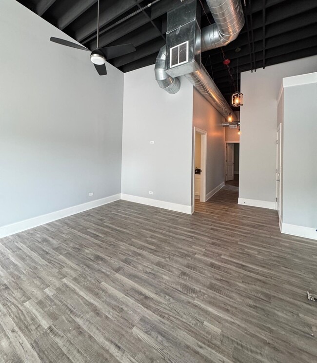 Building Photo - 123 S State St