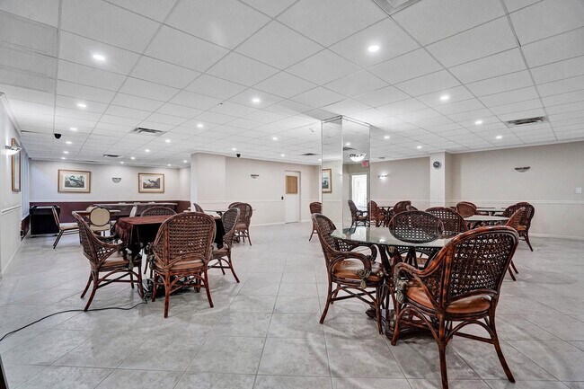 Building Photo - 4100 Galt Ocean Dr