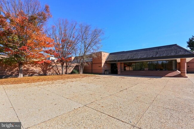 Building Photo - 8 Crusader Ct