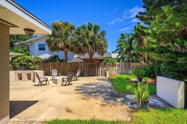 Building Photo - 105 John Anderson Dr
