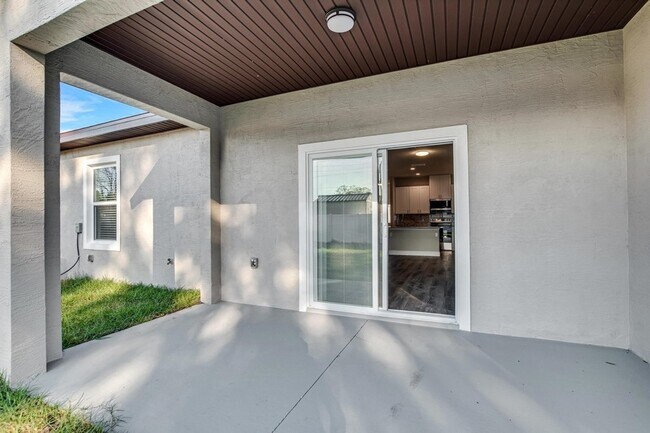 Building Photo - 14 Bunker View Dr