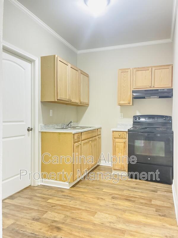 Building Photo - 1219 4th St