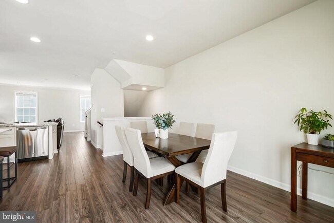 Building Photo - 6052 Krantz Dr