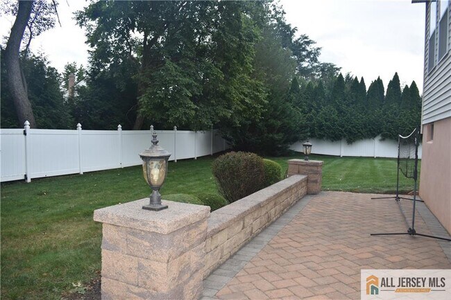 Building Photo - 15 Olsen Ct