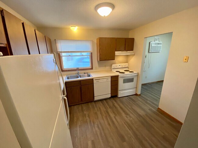 Building Photo - 1017 21st St SE