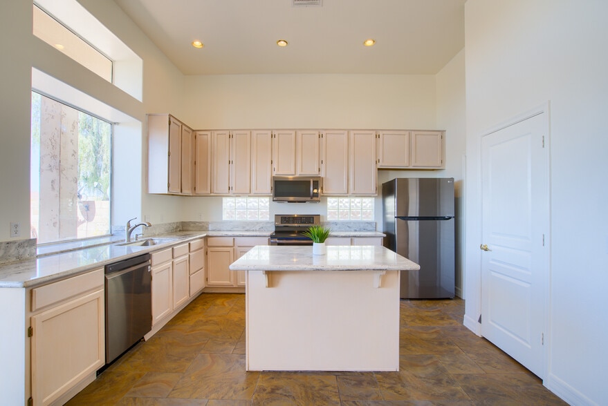 Building Photo - 31030 N 42nd Pl