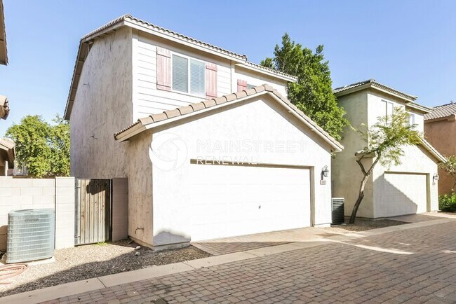 Building Photo - 3 Bedroom Pet-Friendly Home in Phoenix, AZ with Main Street Renewal