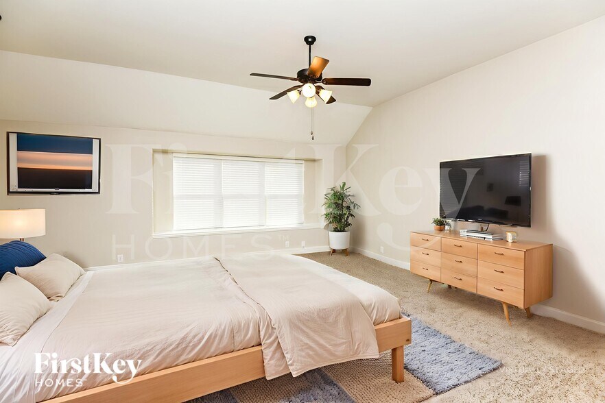 Building Photo - 826 Graham Dr