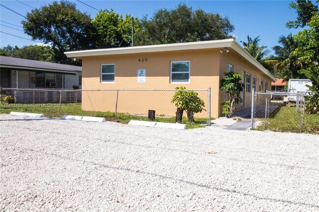 Building Photo - 429 NW 9th Ave