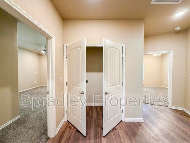 Building Photo - 1036 Hibiscus Dr