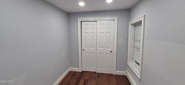 Building Photo - 22 Clermont St