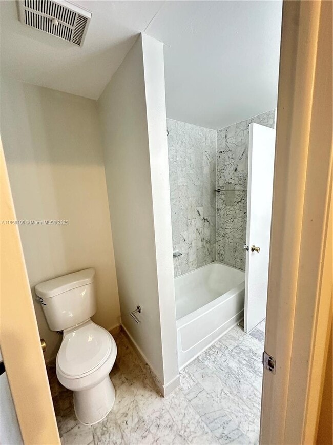 Building Photo - 10152 SW 77th Ct