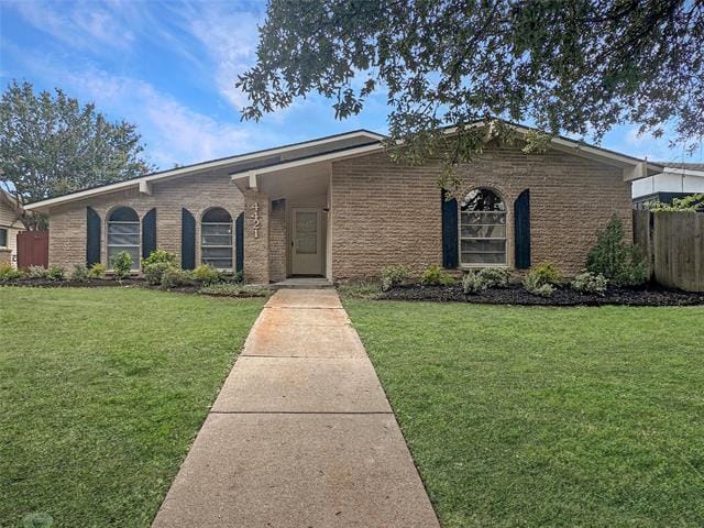 Primary Photo - 4421 Mayflower Dr