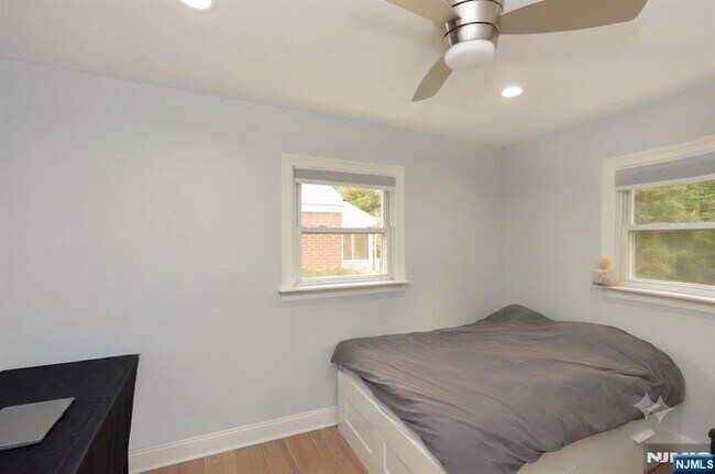 Building Photo - 40-05 Brookside Ave