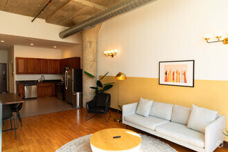 Building Photo - 525 N 11th St
