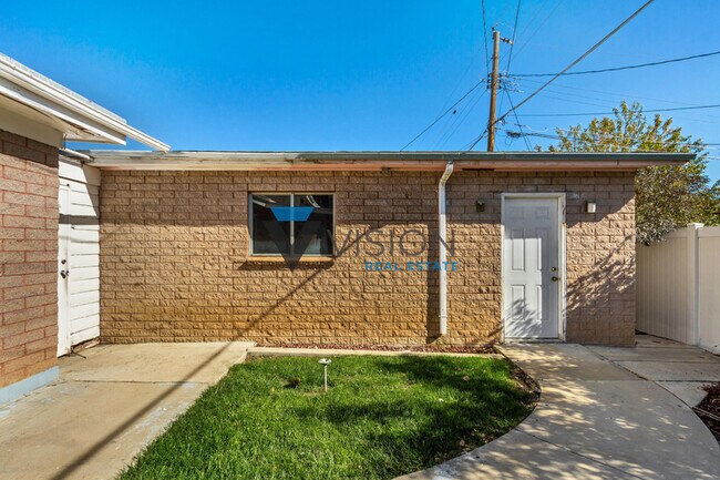 Building Photo - 558 E 3665 S