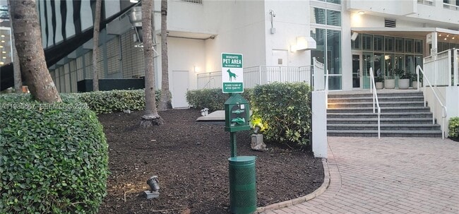 Building Photo - 31 SE 5th St