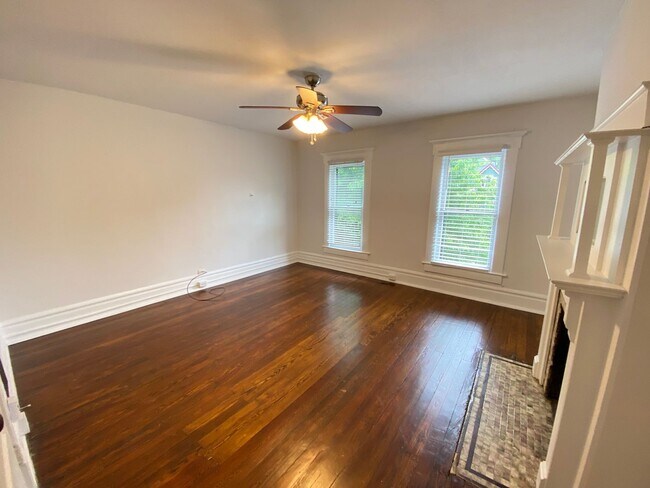 Building Photo - Dennison Ave 866-868 CR