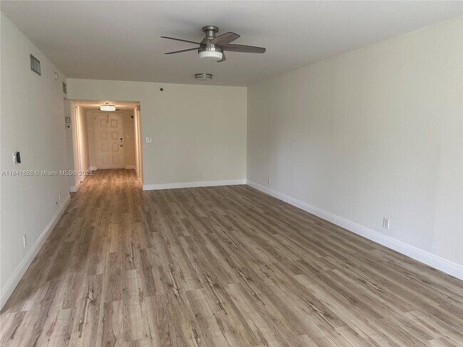 Building Photo - 3520 Oaks Way