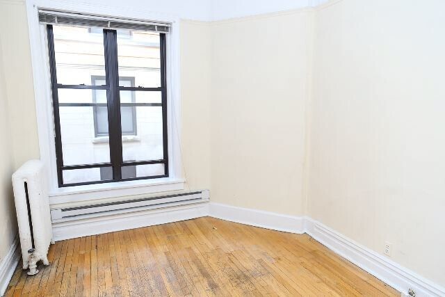 Building Photo - 438 W Belden Ave