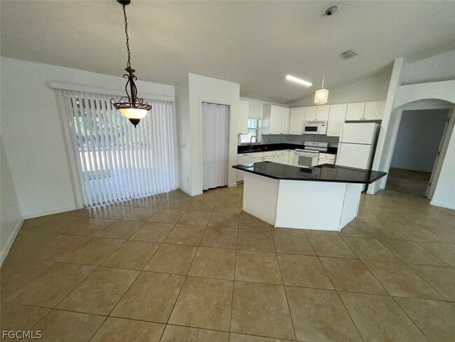 Building Photo - 2614 Carol Pl