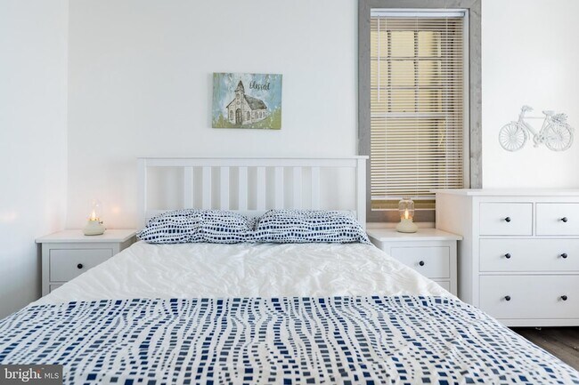 Building Photo - 3809 Ventnor Ave