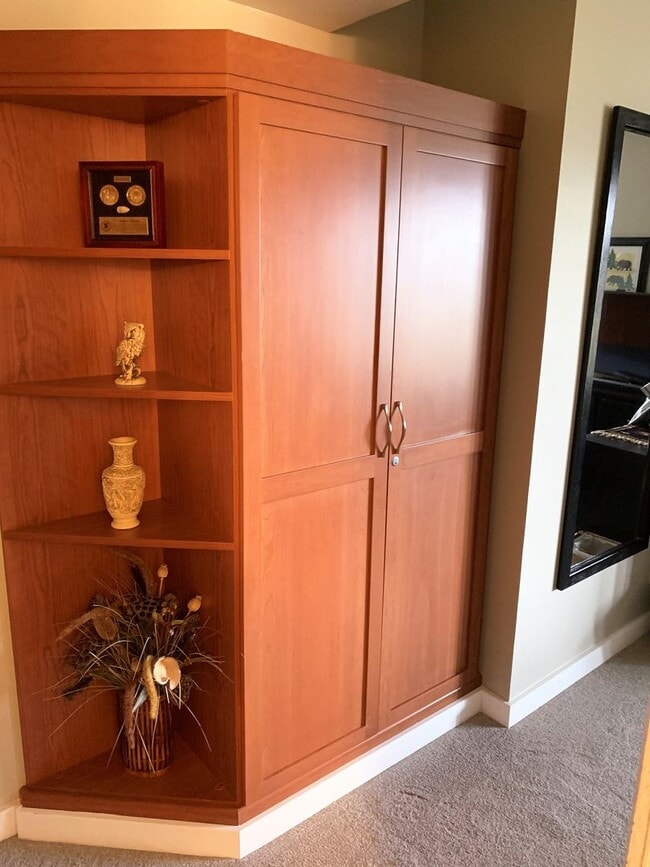 Building Photo - Summer Seasonal Rental- Sts. John 2543