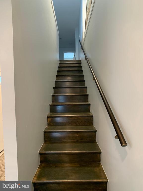 Building Photo - 513 S Regester St