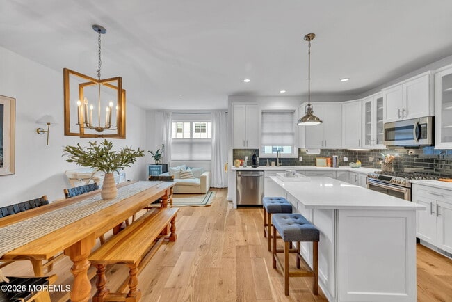 Building Photo - 28 Catherine St