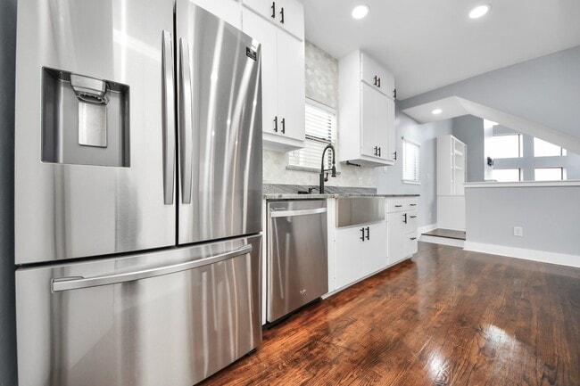 Building Photo - 5710 Cornish St