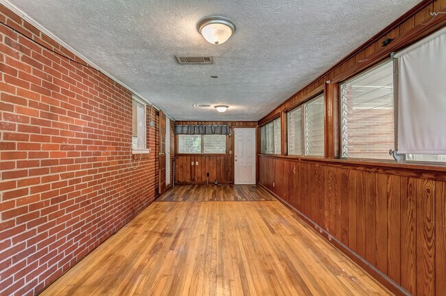 Building Photo - 3720 Pelzer Ave