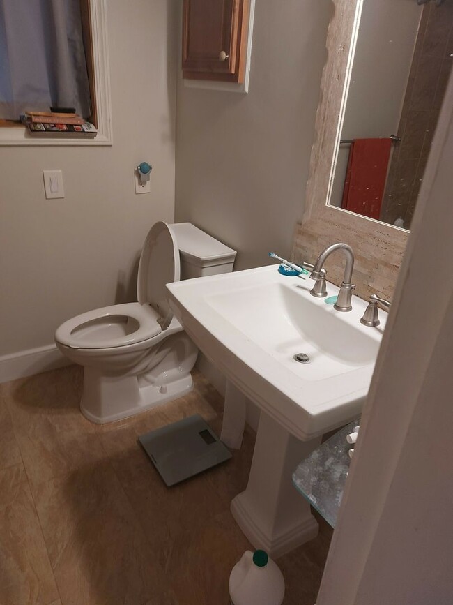 Building Photo - HOT ALLSTON LISTING!!!!