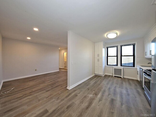 Building Photo - 110 Bradford St