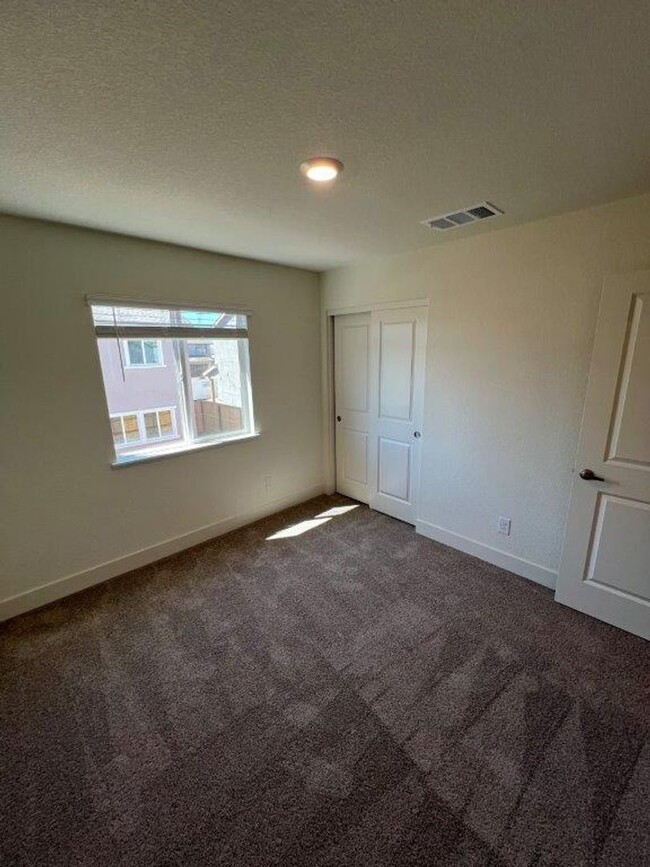 Building Photo - Brand New Three Bedroom Spanish Springs...
