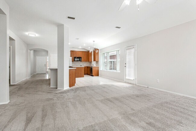 Building Photo - 4 Bedroom 2 Bath Home for Rent