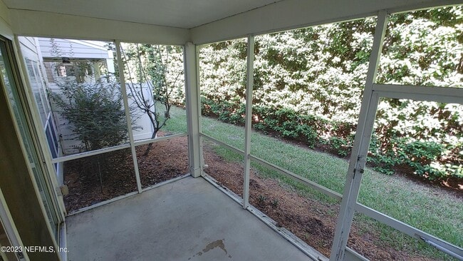 Building Photo - 11073 Castlemain Cir E