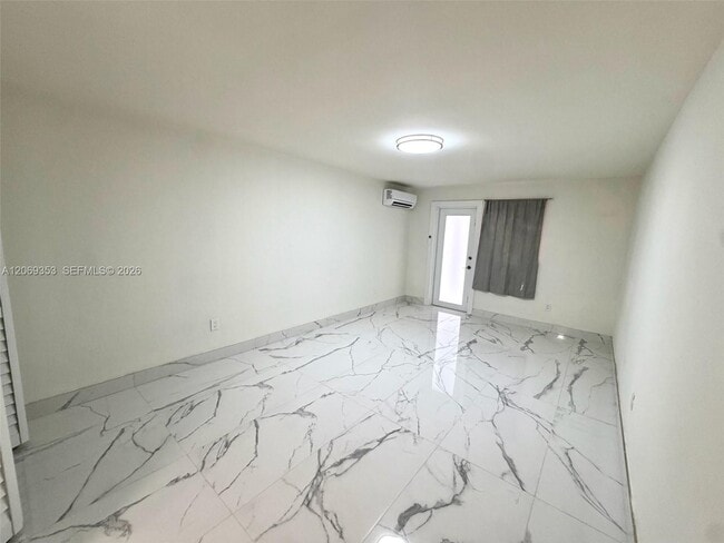 Building Photo - 931 SW 82nd Ave