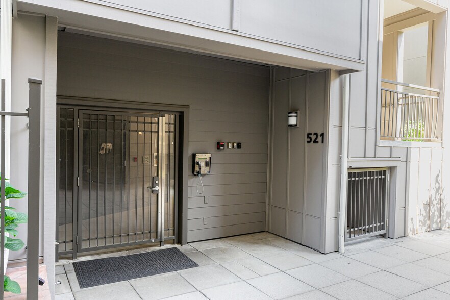 Building Photo - 521 7th Ave